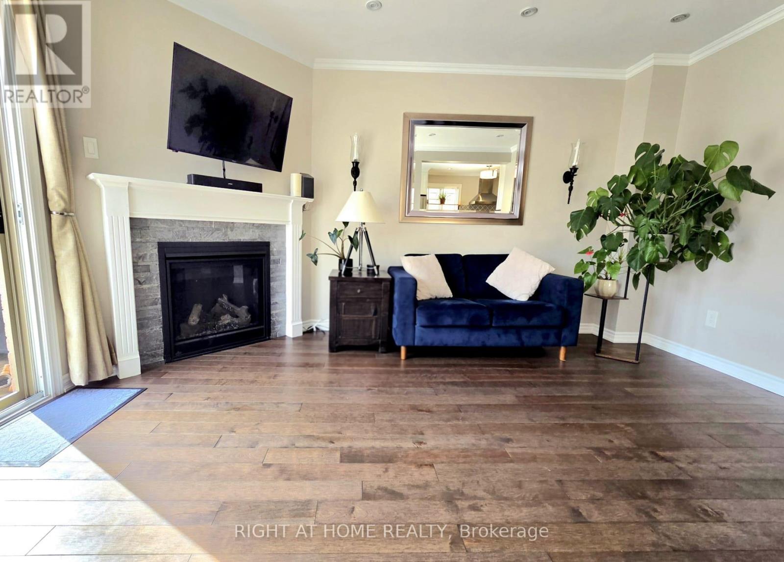 6914 Cordingley Crescent, Mississauga (Meadowvale), Ontario  L5N 4Y8 - Photo 8 - W12880802