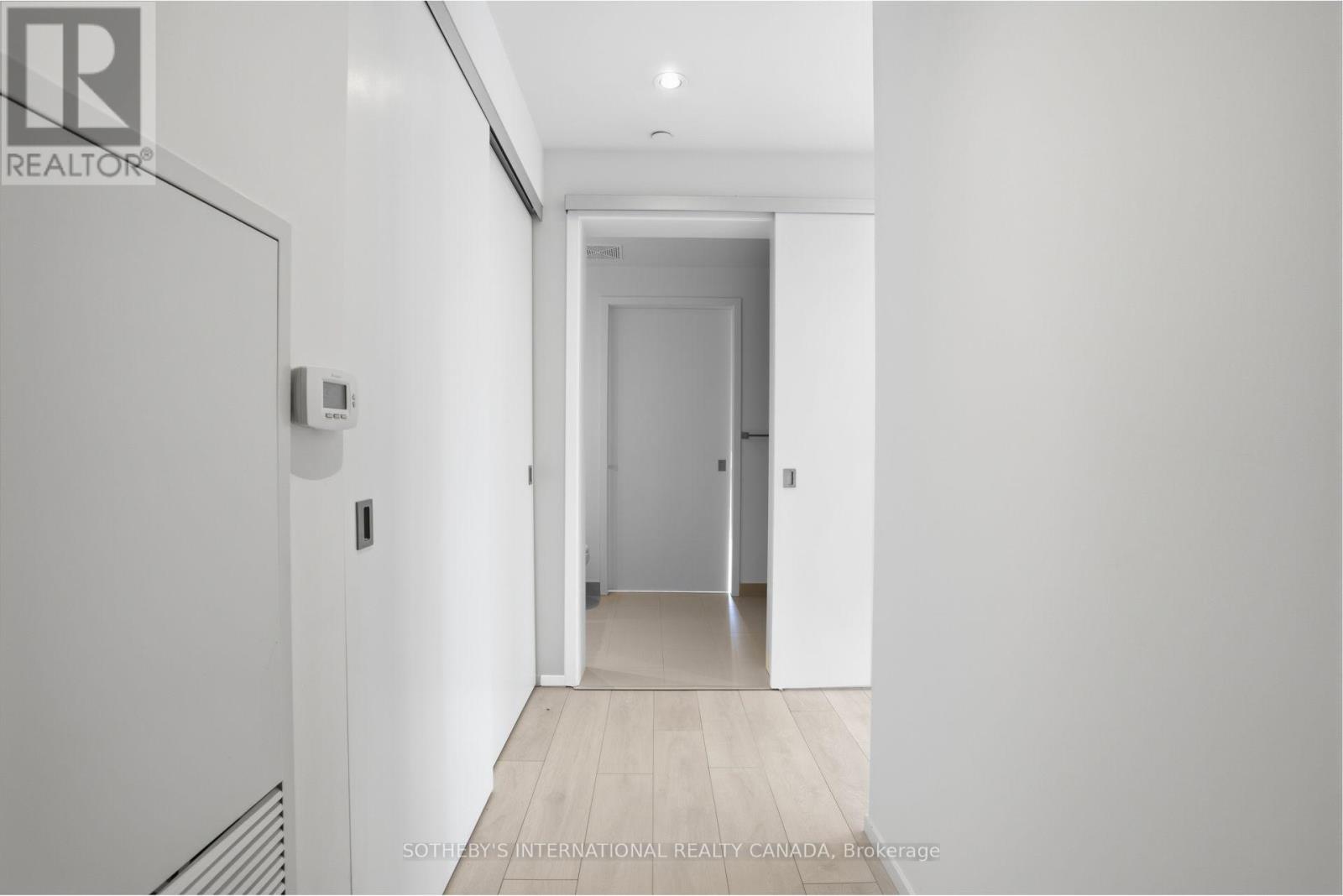 2401 - 159 Dundas Street E, Toronto, Ontario  M5B 1E4 - Photo 2 - C12880650