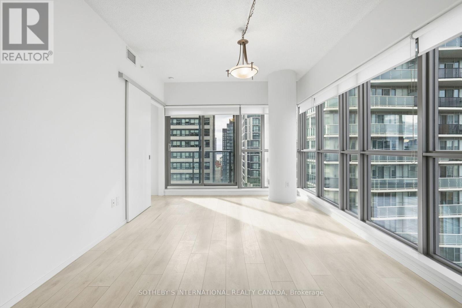 2401 - 159 Dundas Street E, Toronto, Ontario  M5B 1E4 - Photo 5 - C12880650