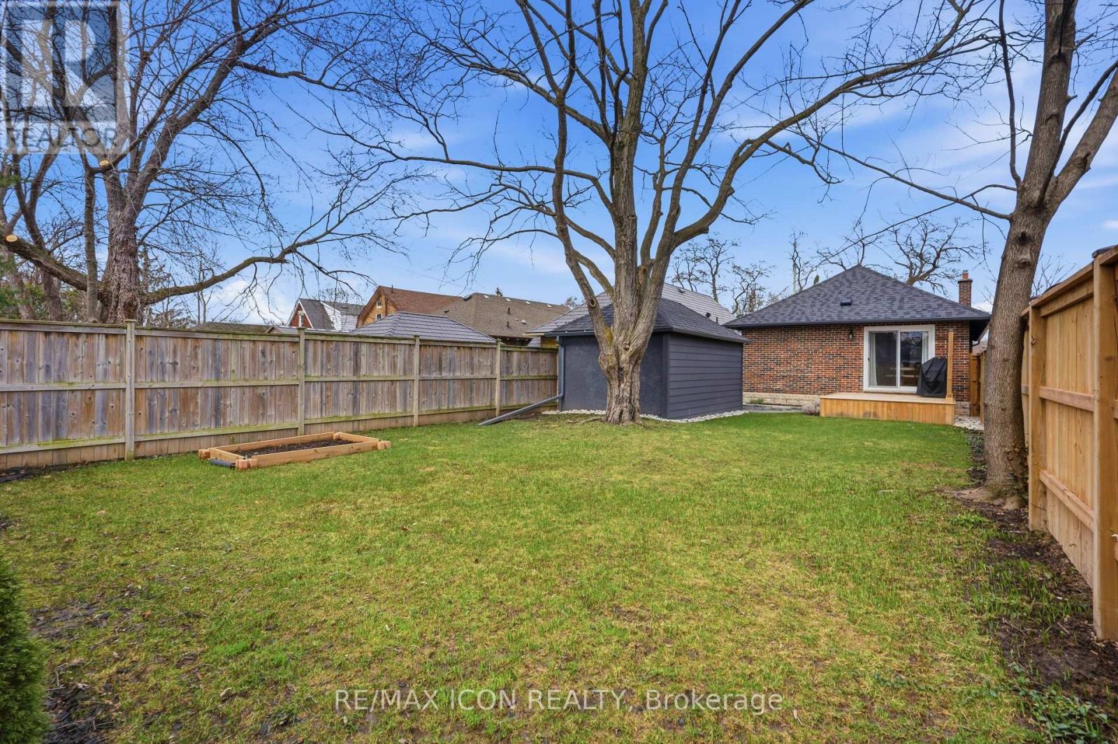 639 Emery Street E, London South, Ontario  N6C 2G3 - Photo 38 - X12880442