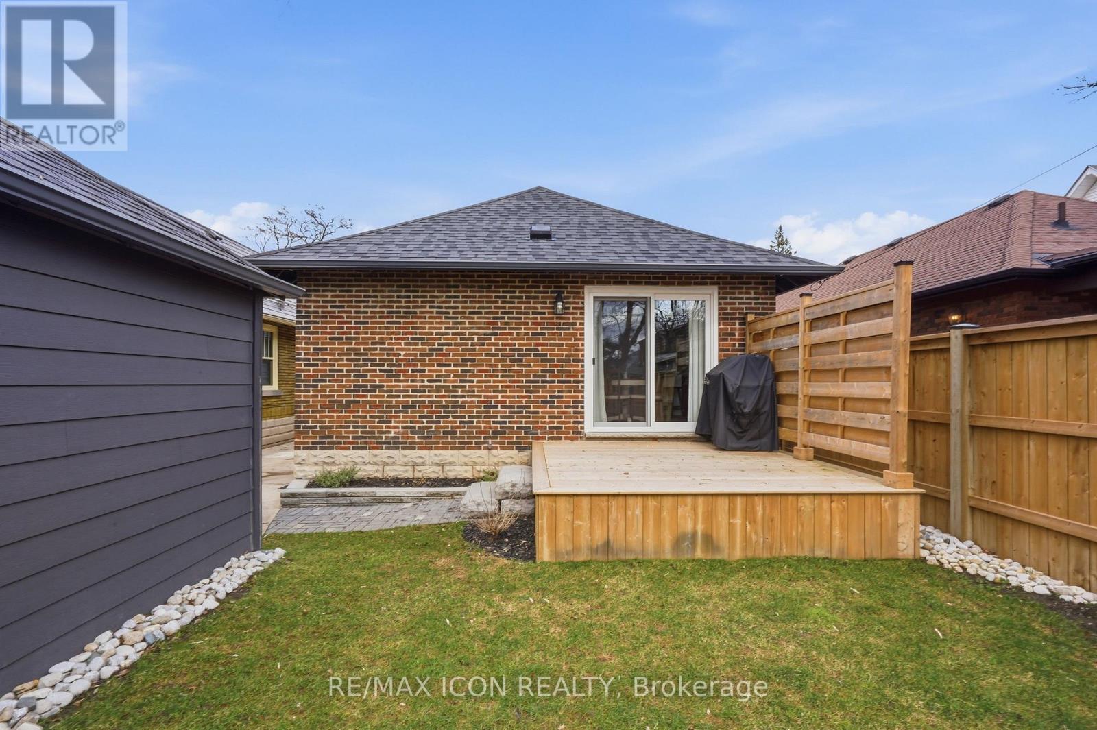 639 Emery Street E, London South, Ontario  N6C 2G3 - Photo 36 - X12880442