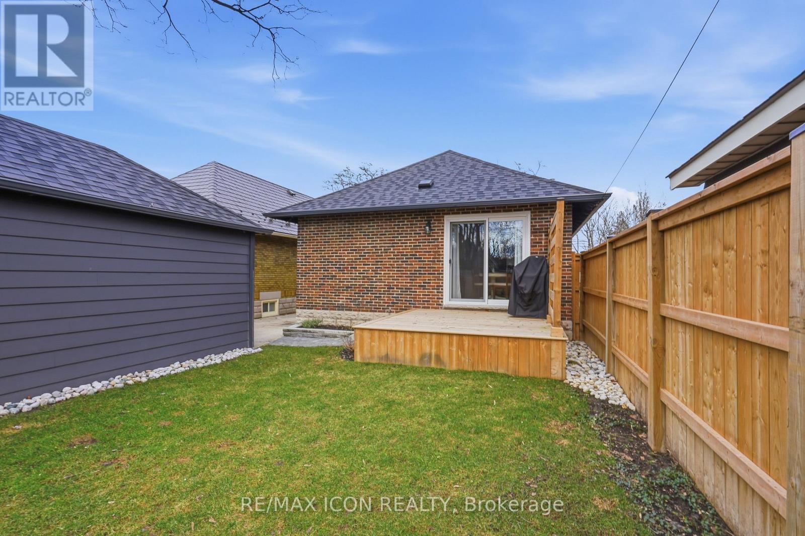 639 Emery Street E, London South, Ontario  N6C 2G3 - Photo 37 - X12880442