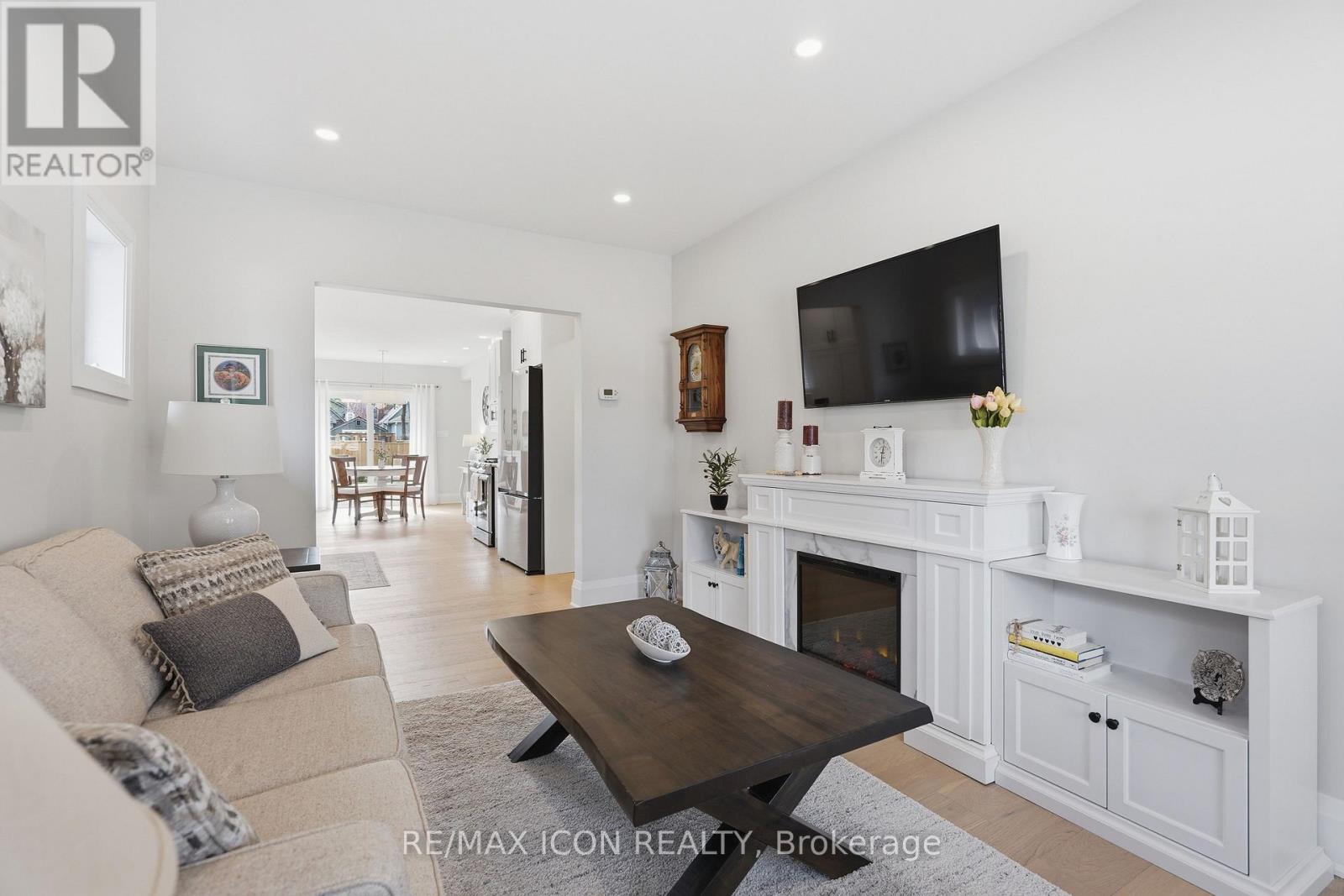 639 Emery Street E, London South, Ontario  N6C 2G3 - Photo 9 - X12880442