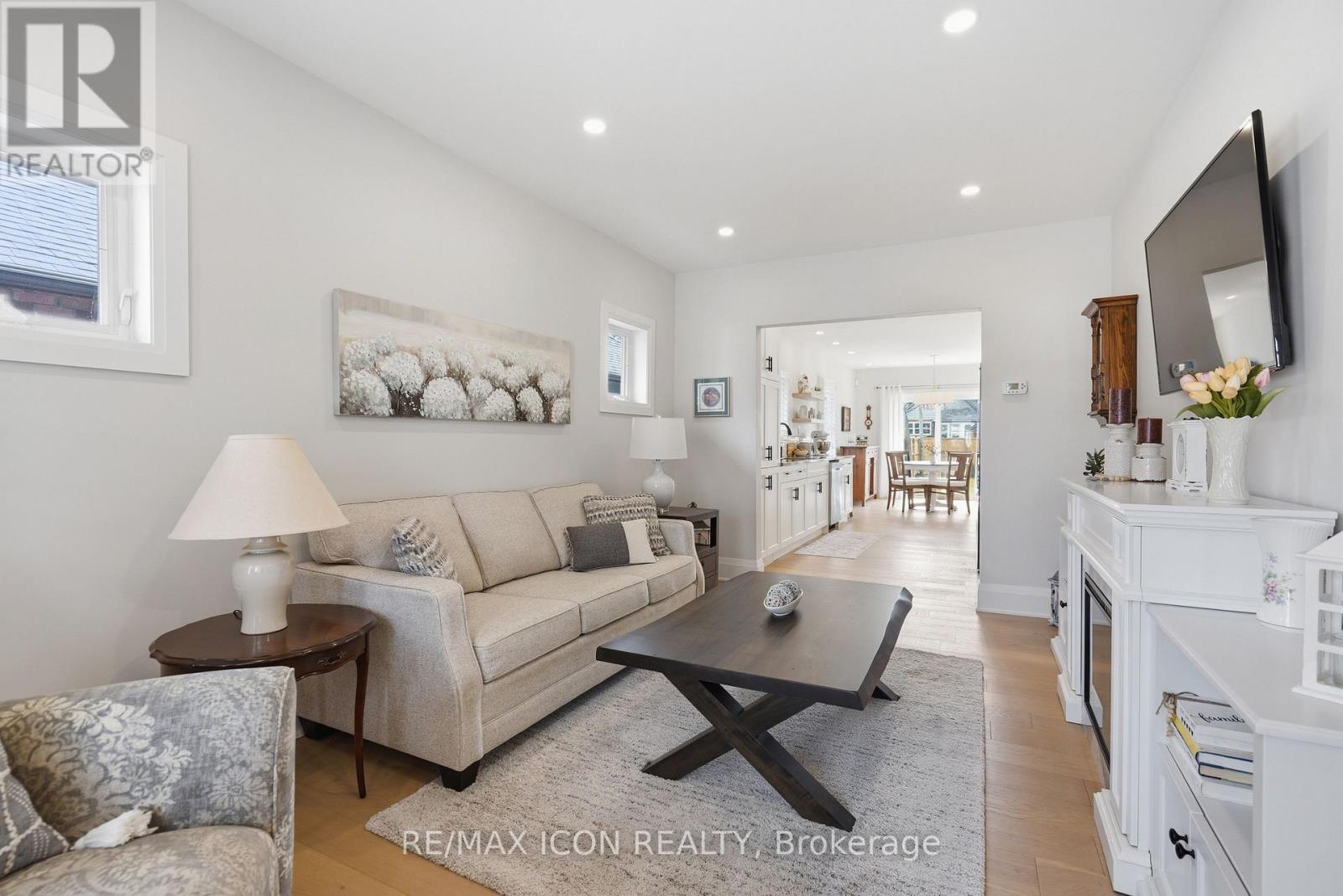 639 Emery Street E, London South, Ontario  N6C 2G3 - Photo 7 - X12880442