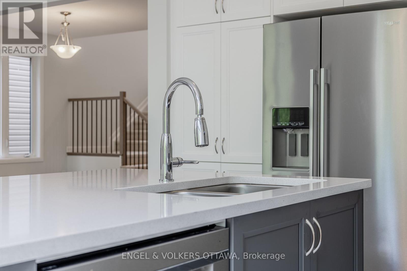 333 Elsie Macgill Walk, Ottawa, Ontario  K2W 0K7 - Photo 21 - X12880698