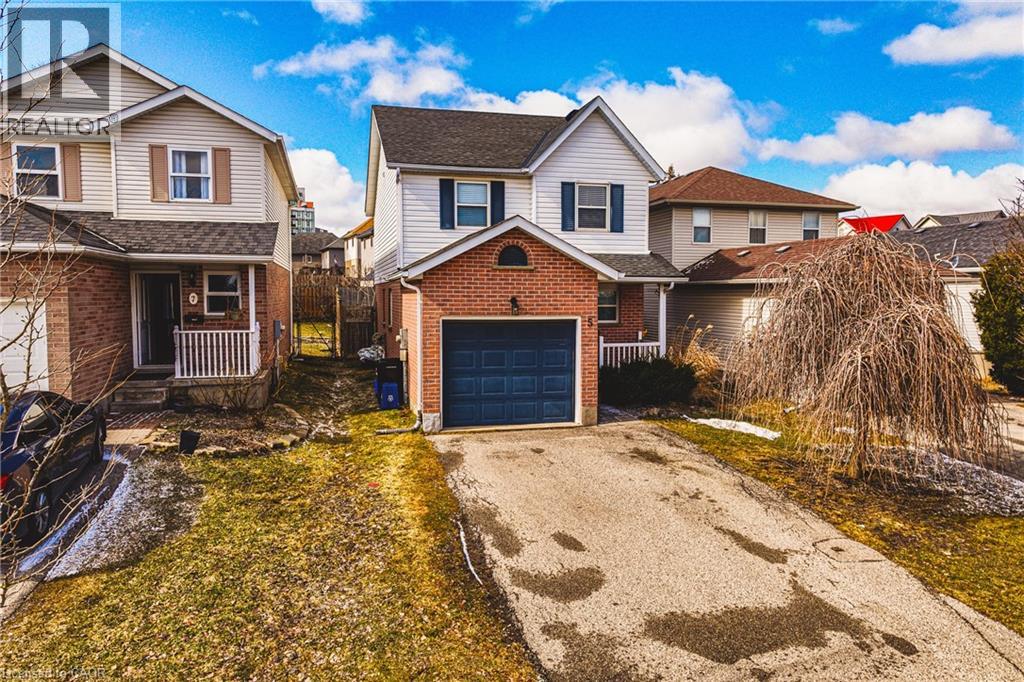 5 Michelle Court, Kitchener, Ontario  N2N 3K8 - Photo 2 - 40811103