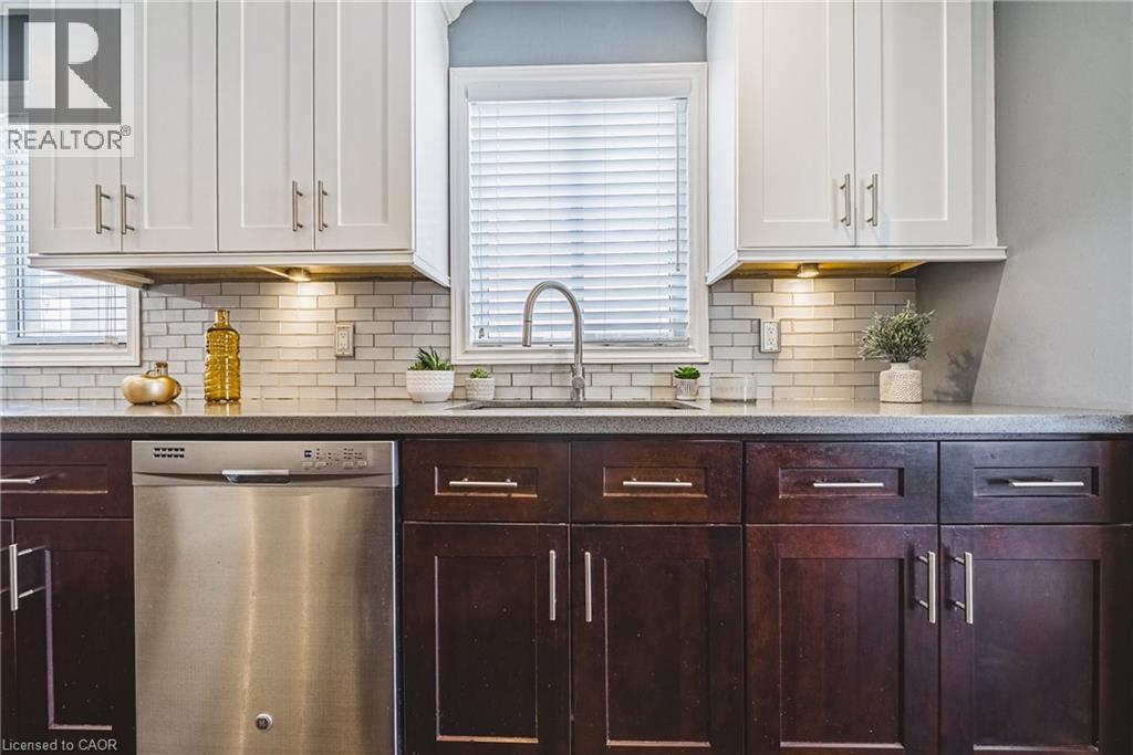 5 Michelle Court, Kitchener, Ontario  N2N 3K8 - Photo 5 - 40811103