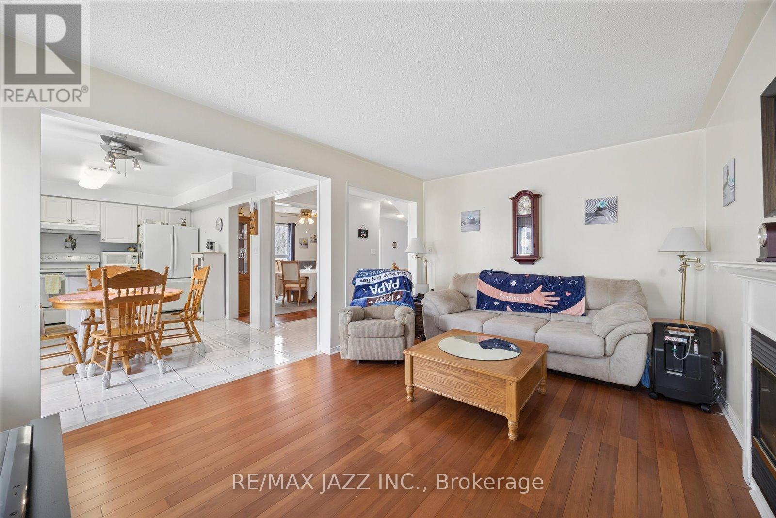 1395 Ashgrove Crescent, Oshawa, Ontario  L1K 2W4 - Photo 11 - E12880896