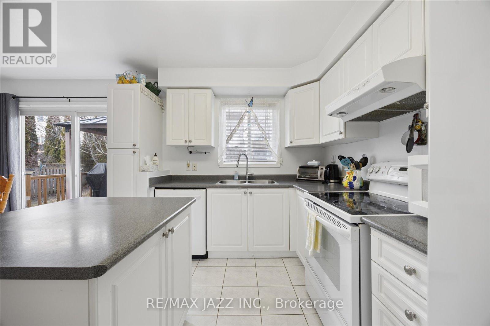 1395 Ashgrove Crescent, Oshawa, Ontario  L1K 2W4 - Photo 6 - E12880896