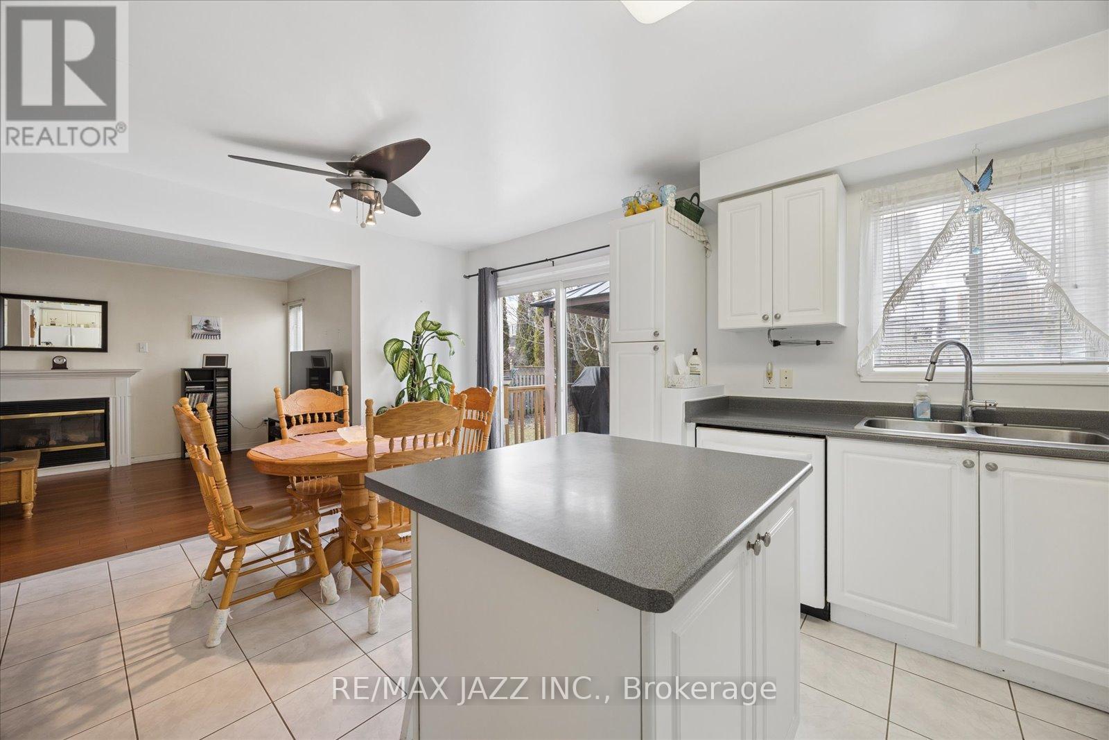 1395 Ashgrove Crescent, Oshawa, Ontario  L1K 2W4 - Photo 8 - E12880896