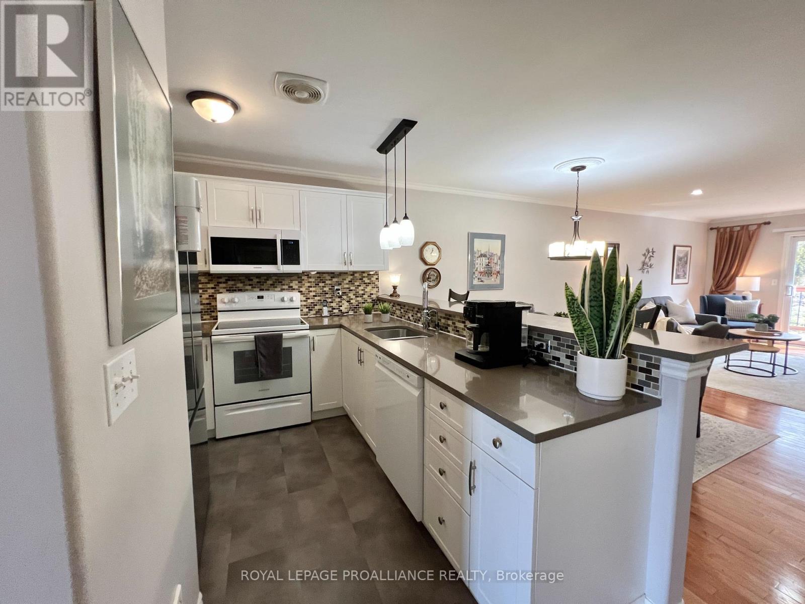 13 - 35 Albion Street, Belleville, Ontario  K8N 5Y8 - Photo 3 - X12880930