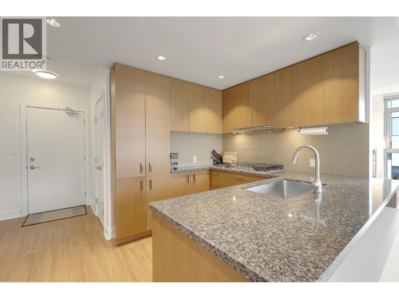 1002 3008 Glen Drive, Coquitlam, British Columbia  V3B 0J5 - Photo 13 - R3098740