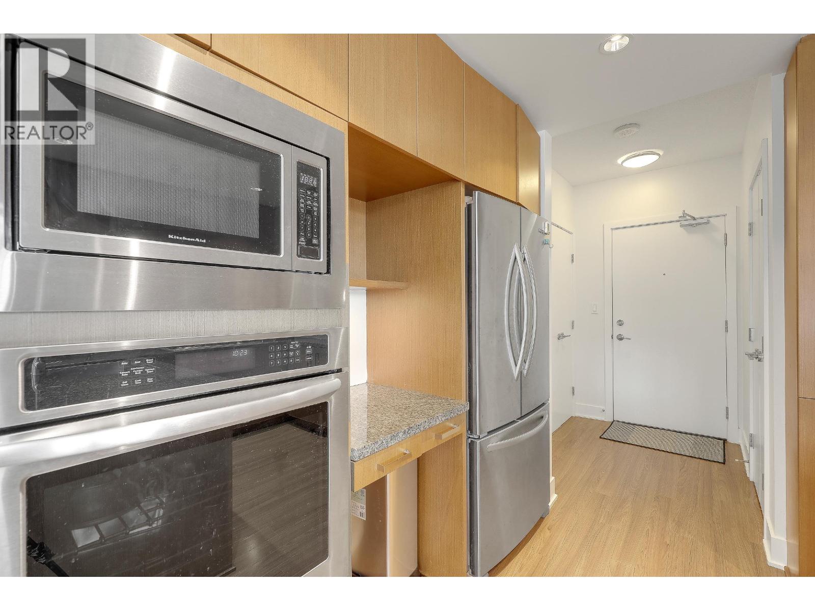 1002 3008 Glen Drive, Coquitlam, British Columbia  V3B 0J5 - Photo 16 - R3098740