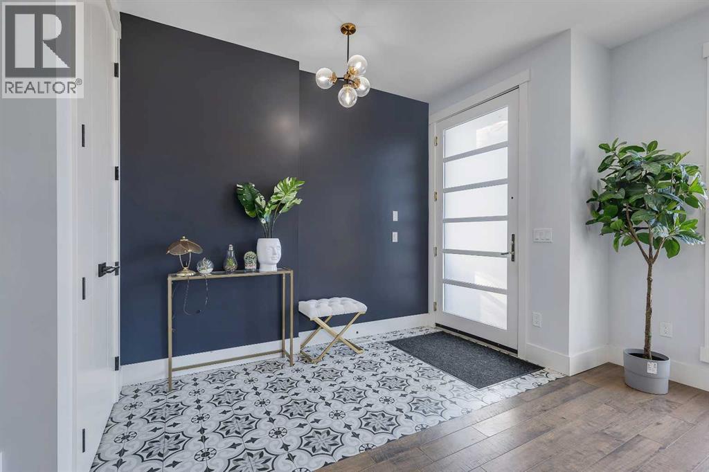 3528 3 Street Nw, Calgary, Alberta  T2K 0Z6 - Photo 3 - A2293031