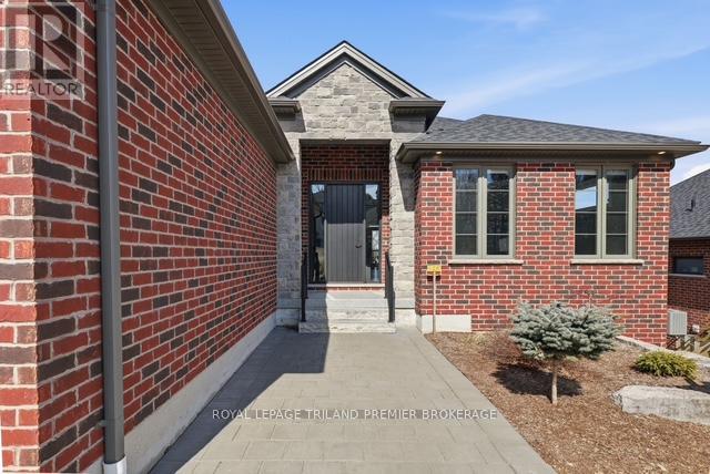 1873 Sandy Somerville Lane, London South, Ontario  N6K 5R1 - Photo 2 - X12880934