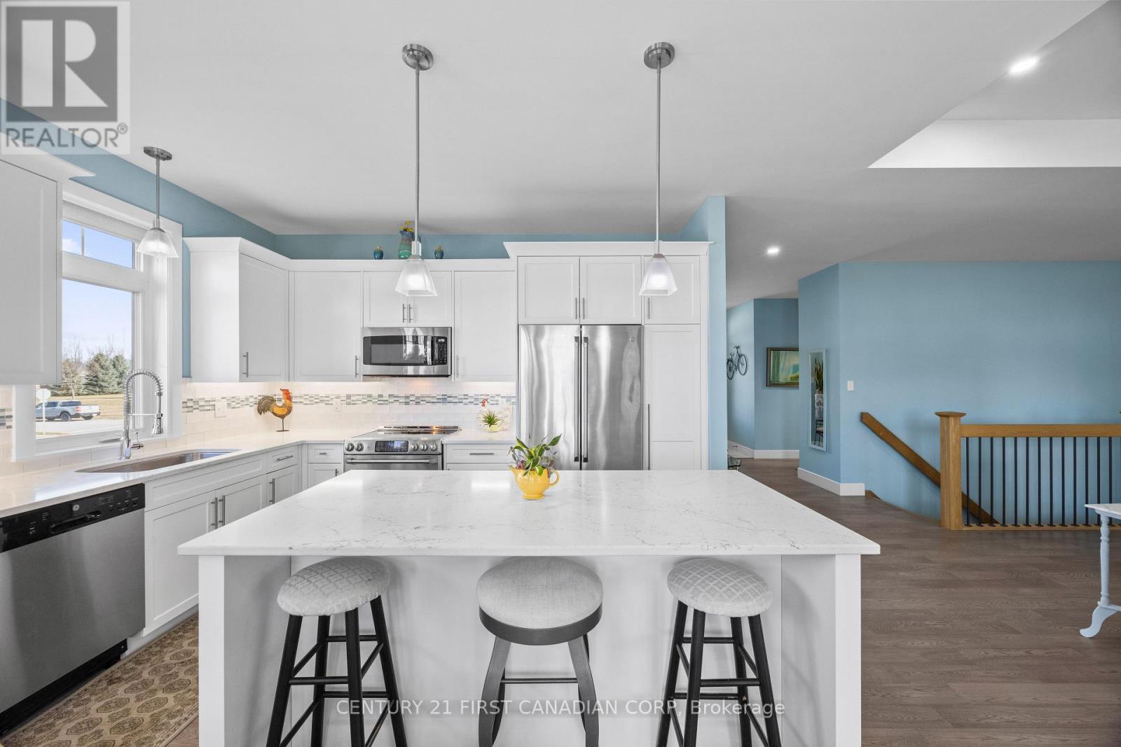 23 Brooklawn Drive, Lambton Shores, Ontario  N0M 1T0 - Photo 16 - X12880970