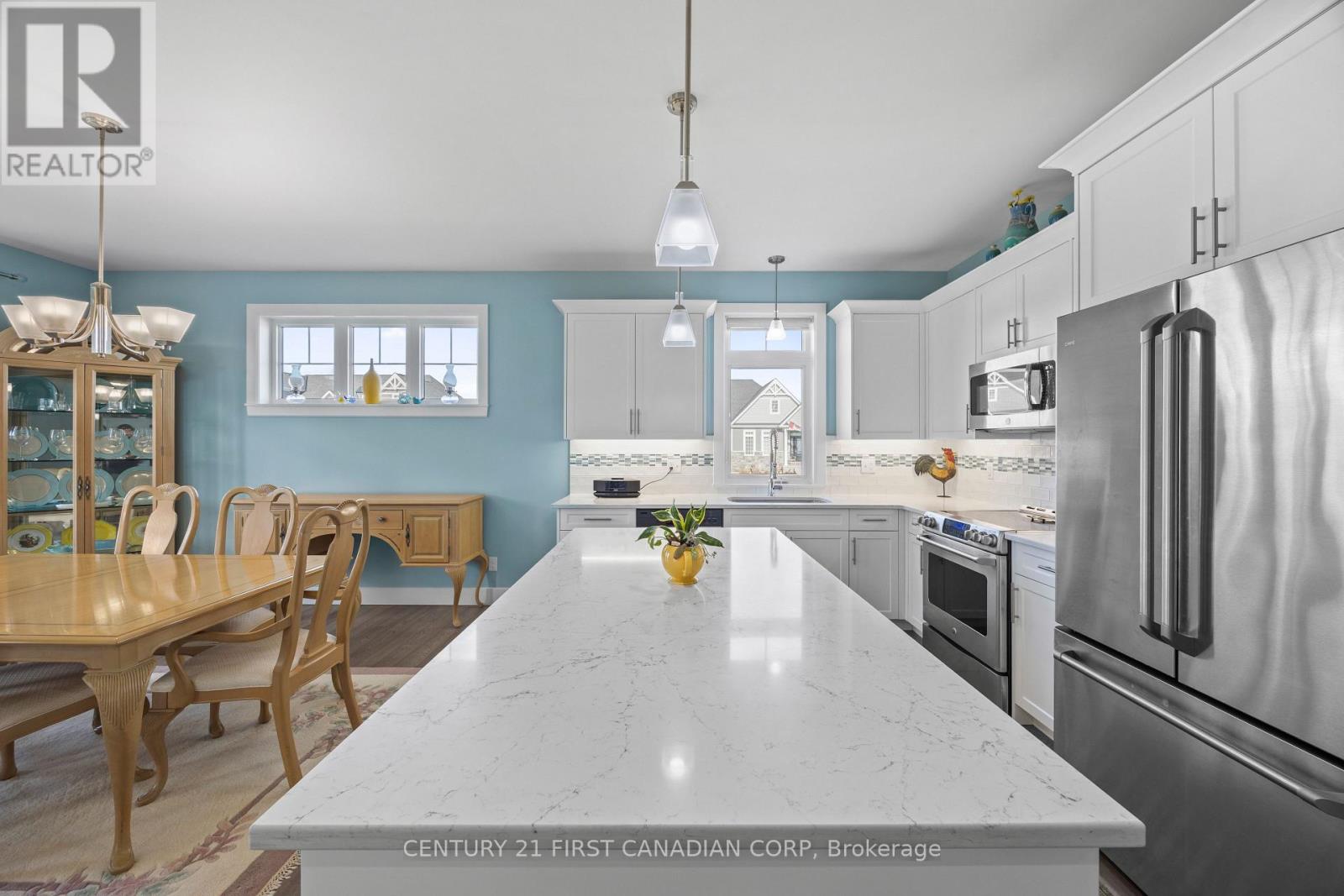 23 Brooklawn Drive, Lambton Shores, Ontario  N0M 1T0 - Photo 18 - X12880970