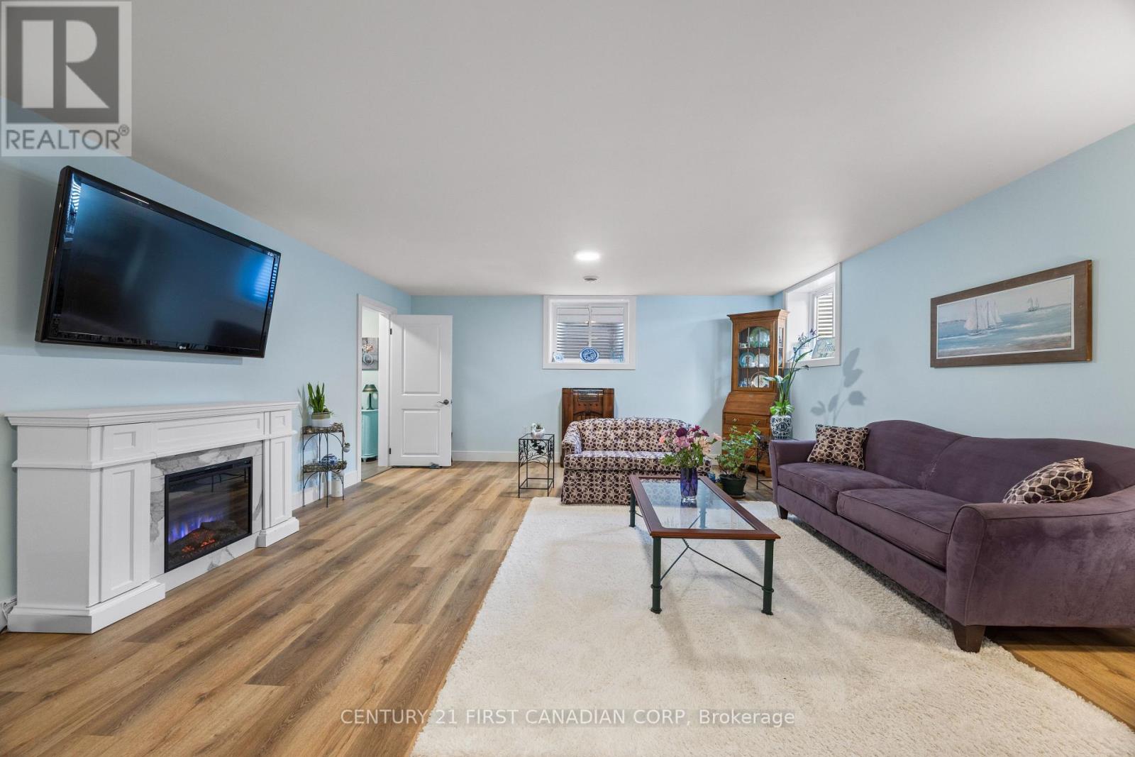 23 Brooklawn Drive, Lambton Shores, Ontario  N0M 1T0 - Photo 32 - X12880970