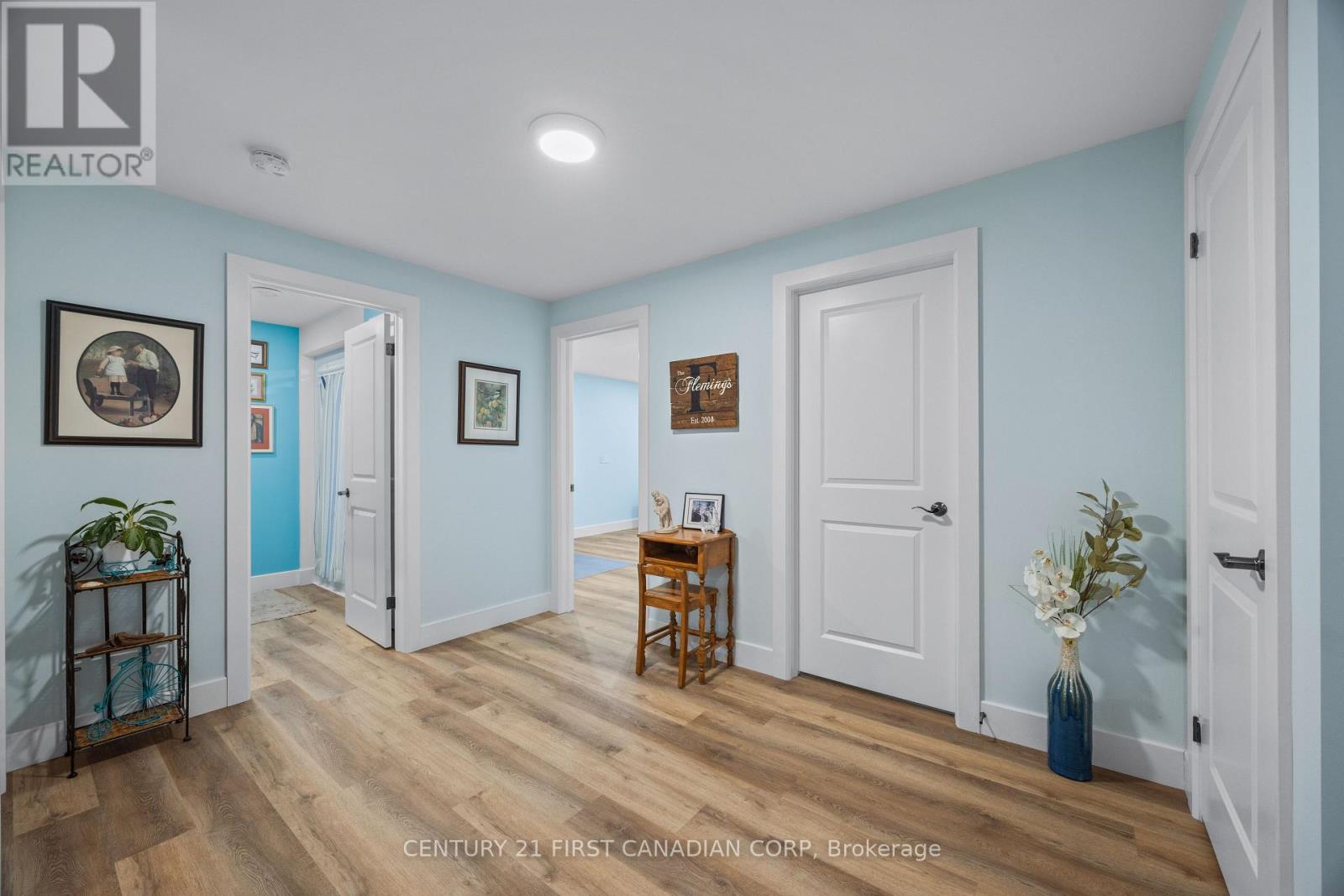 23 Brooklawn Drive, Lambton Shores, Ontario  N0M 1T0 - Photo 34 - X12880970