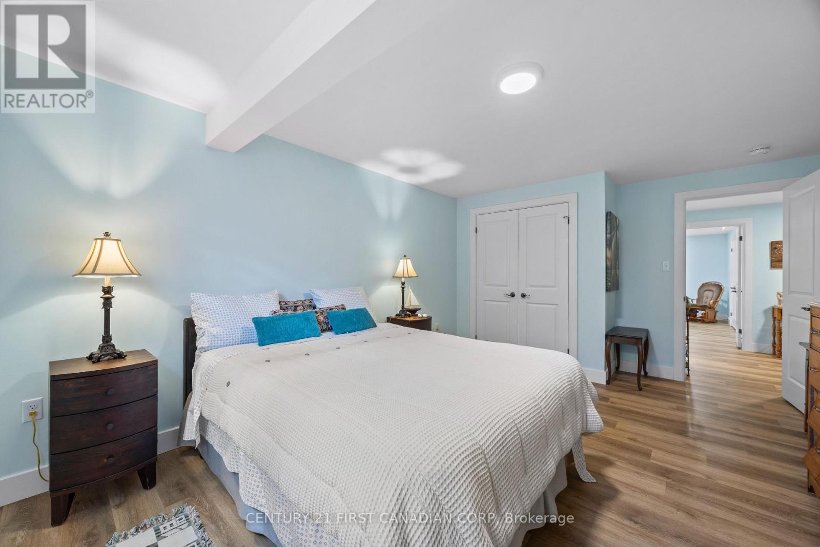 23 Brooklawn Drive, Lambton Shores, Ontario  N0M 1T0 - Photo 36 - X12880970