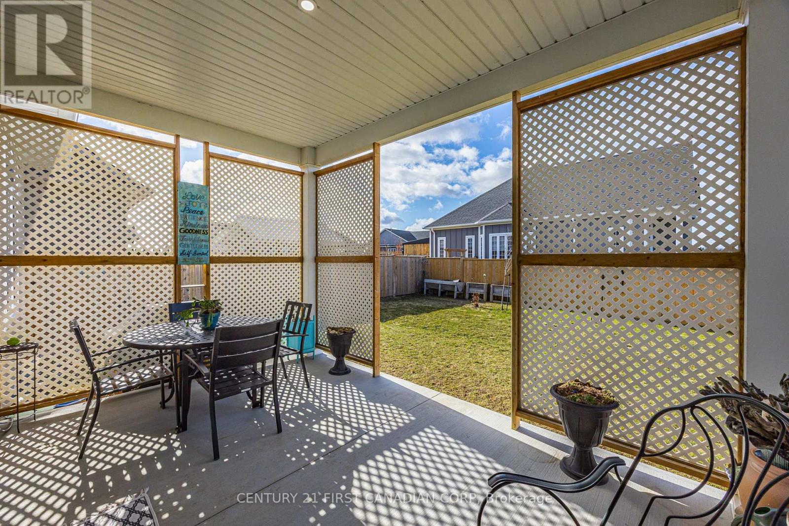 23 Brooklawn Drive, Lambton Shores, Ontario  N0M 1T0 - Photo 42 - X12880970