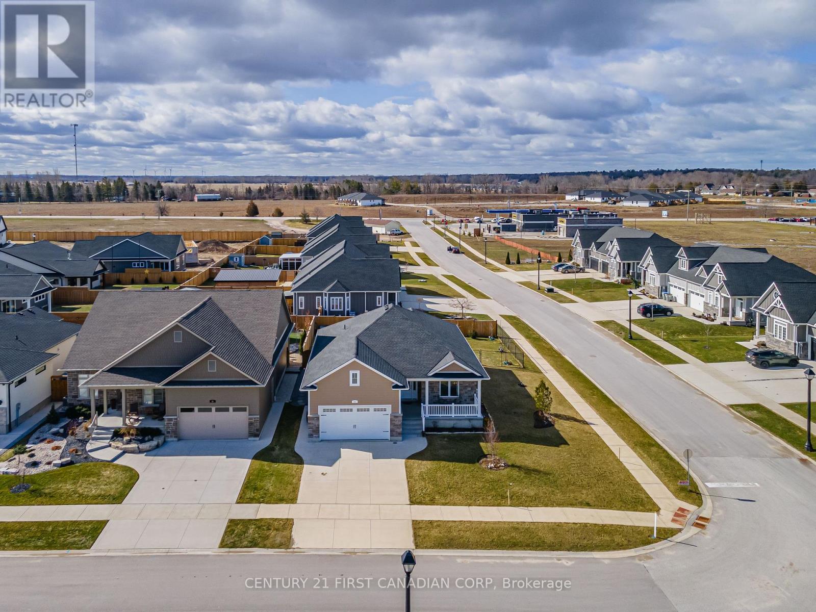 23 Brooklawn Drive, Lambton Shores, Ontario  N0M 1T0 - Photo 43 - X12880970