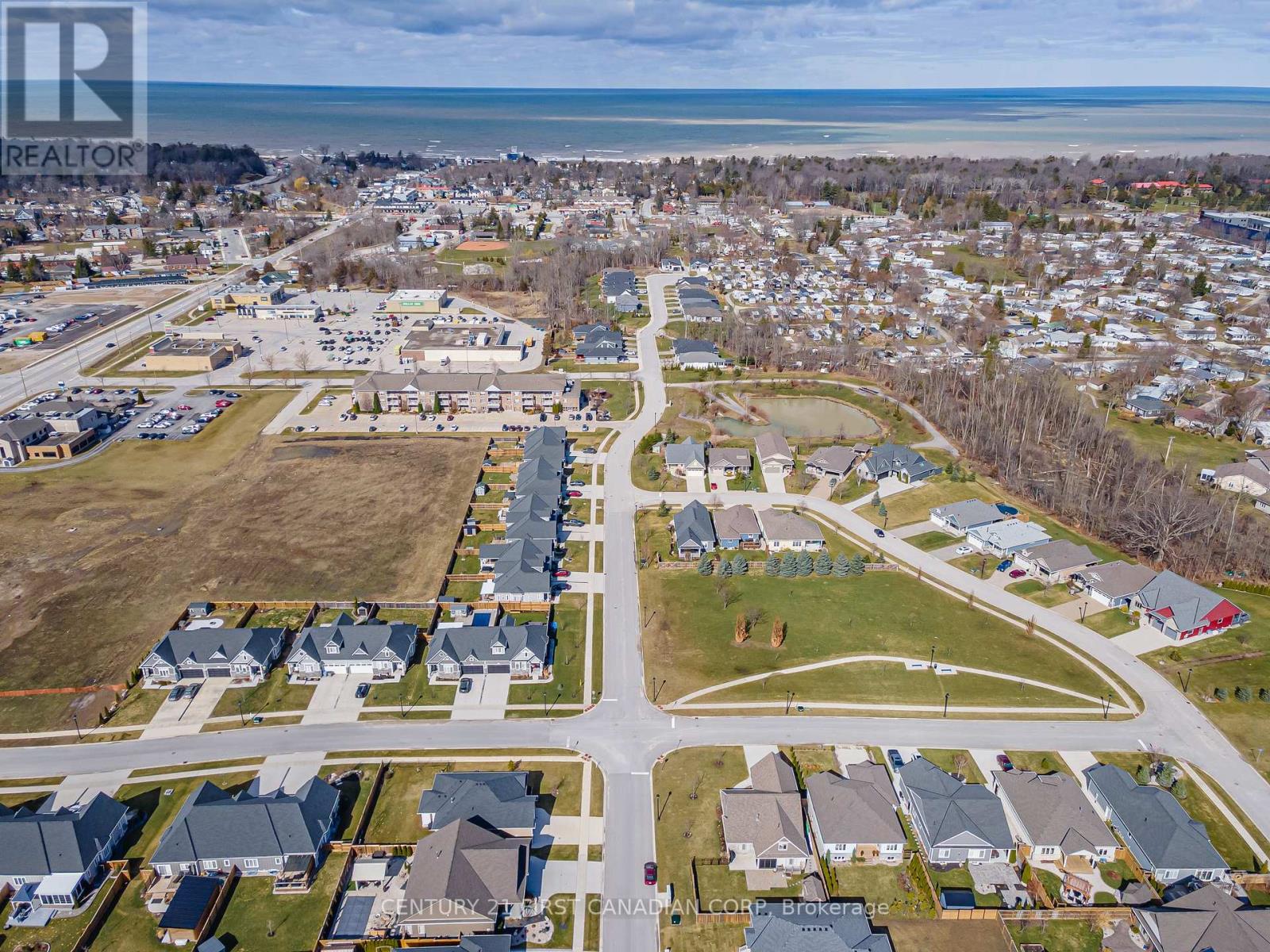 23 Brooklawn Drive, Lambton Shores, Ontario  N0M 1T0 - Photo 48 - X12880970