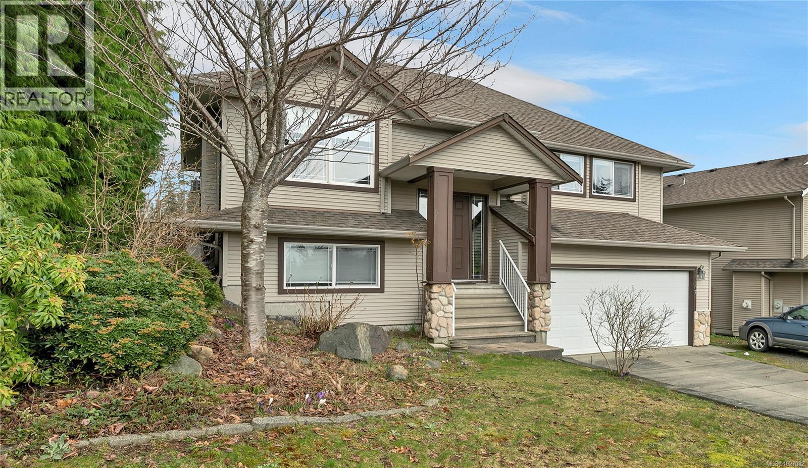 2070 College Dr, Campbell River, British Columbia  V9H 1T8 - Photo 1 - 1027082