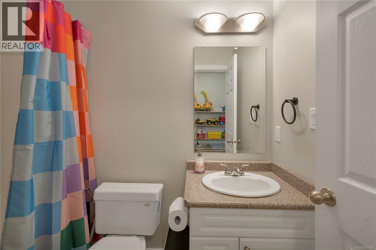 2070 College Dr, Campbell River, British Columbia  V9H 1T8 - Photo 33 - 1027082