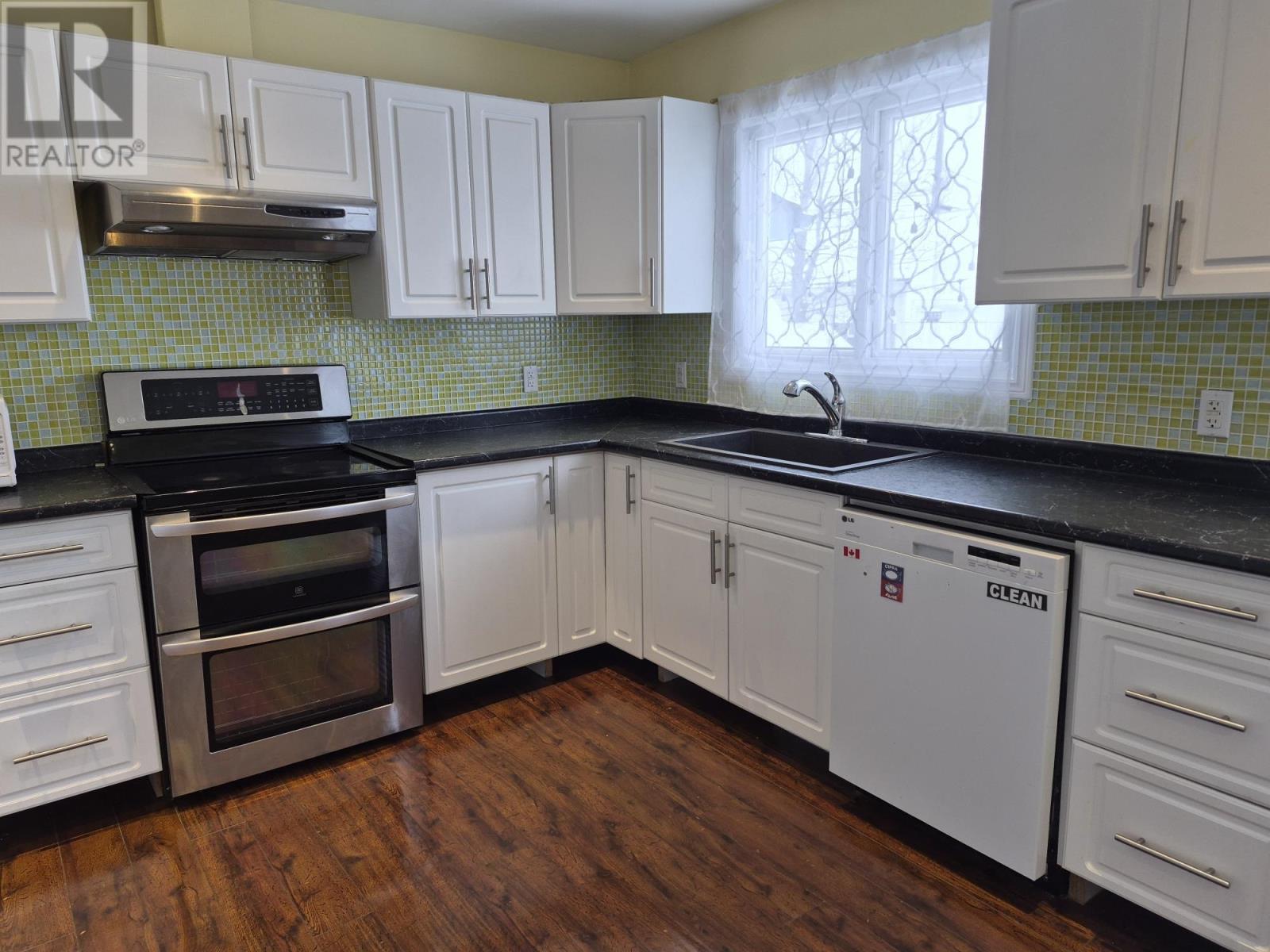 18 Lloyd Irwin Street, Marathon, Ontario  P0T 2E0 - Photo 16 - TB2600423