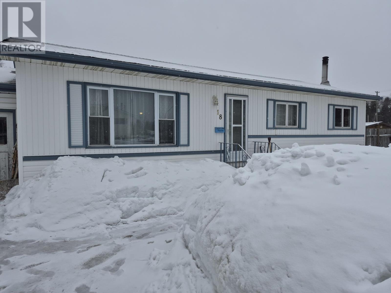 18 Lloyd Irwin Street, Marathon, Ontario  P0T 2E0 - Photo 5 - TB2600423