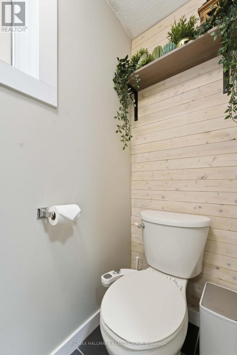 1091 Burgundy Lane, Ottawa, Ontario  K1C 2M9 - Photo 12 - X12881026