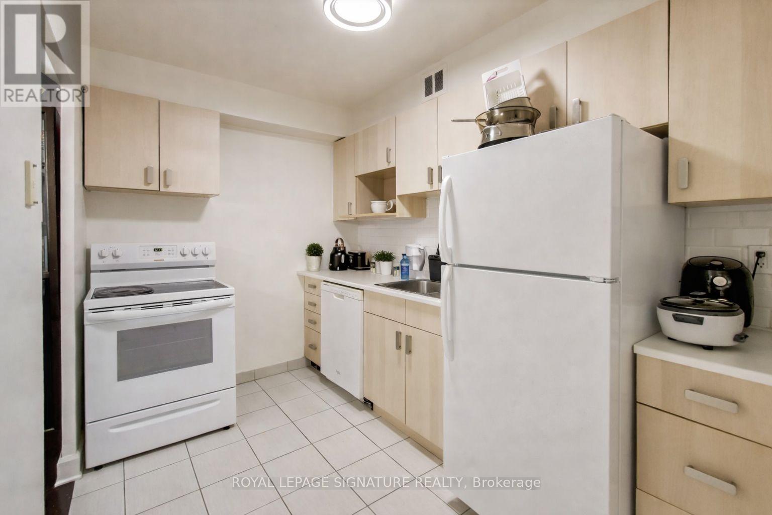 212 - 335 Lonsdale Road, Toronto (Forest Hill South), Ontario  M5P 1R4 - Photo 7 - C12808694