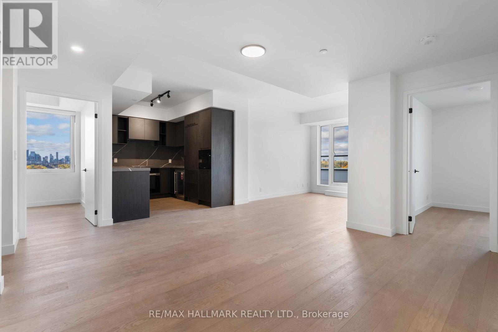 1310 - 1050 Eastern Avenue, Toronto, Ontario  M4L 0B7 - Photo 3 - E12879488