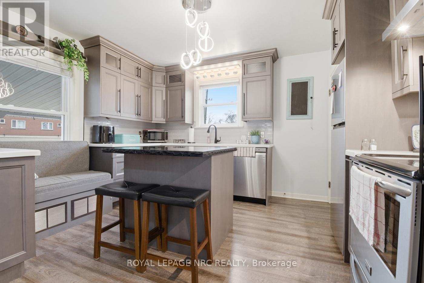 123 Sugarloaf Street, Port Colborne, Ontario  L3K 2N5 - Photo 11 - X12881044