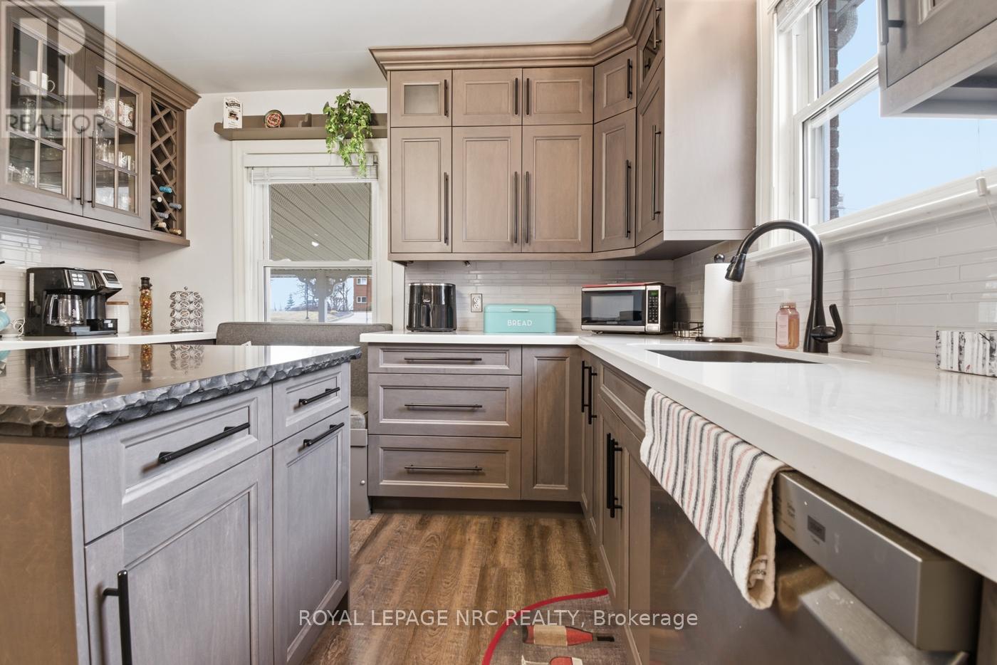 123 Sugarloaf Street, Port Colborne, Ontario  L3K 2N5 - Photo 13 - X12881044