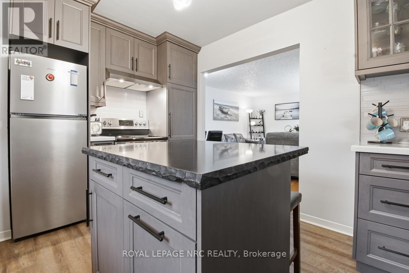 123 Sugarloaf Street, Port Colborne, Ontario  L3K 2N5 - Photo 15 - X12881044