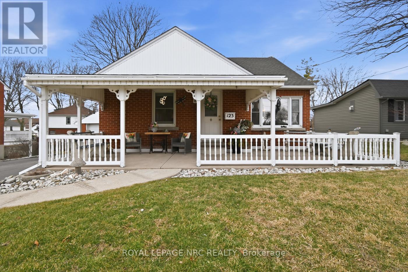 123 Sugarloaf Street, Port Colborne, Ontario  L3K 2N5 - Photo 2 - X12881044