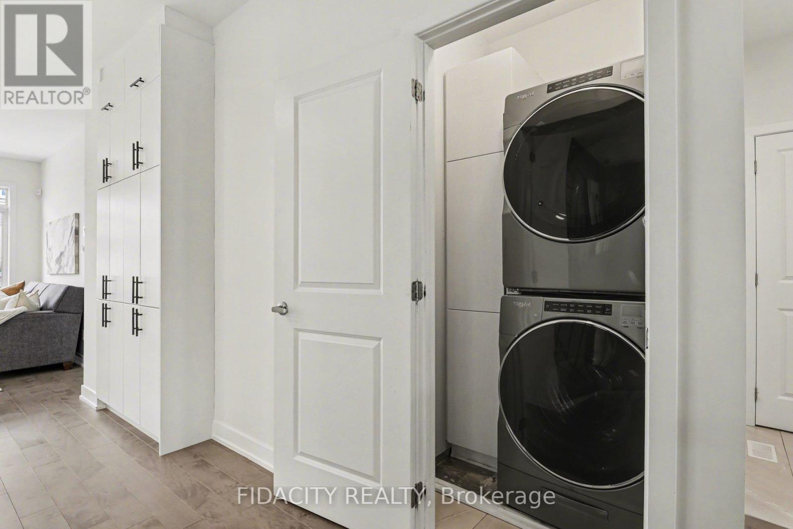 565 Bobolink Ridge, Ottawa, Ontario  K2S 2P4 - Photo 17 - X12880866