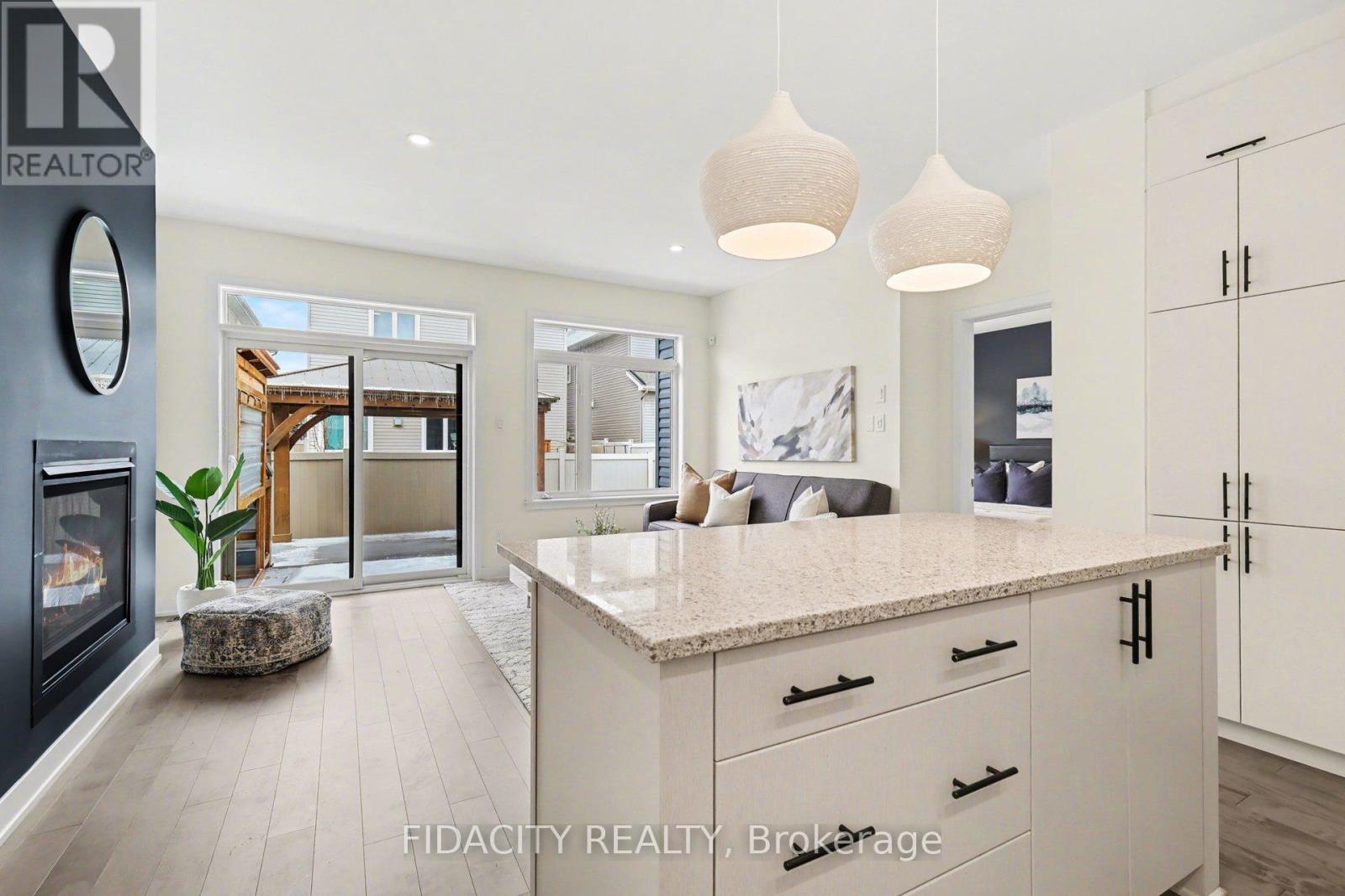 565 Bobolink Ridge, Ottawa, Ontario  K2S 2P4 - Photo 16 - X12880866