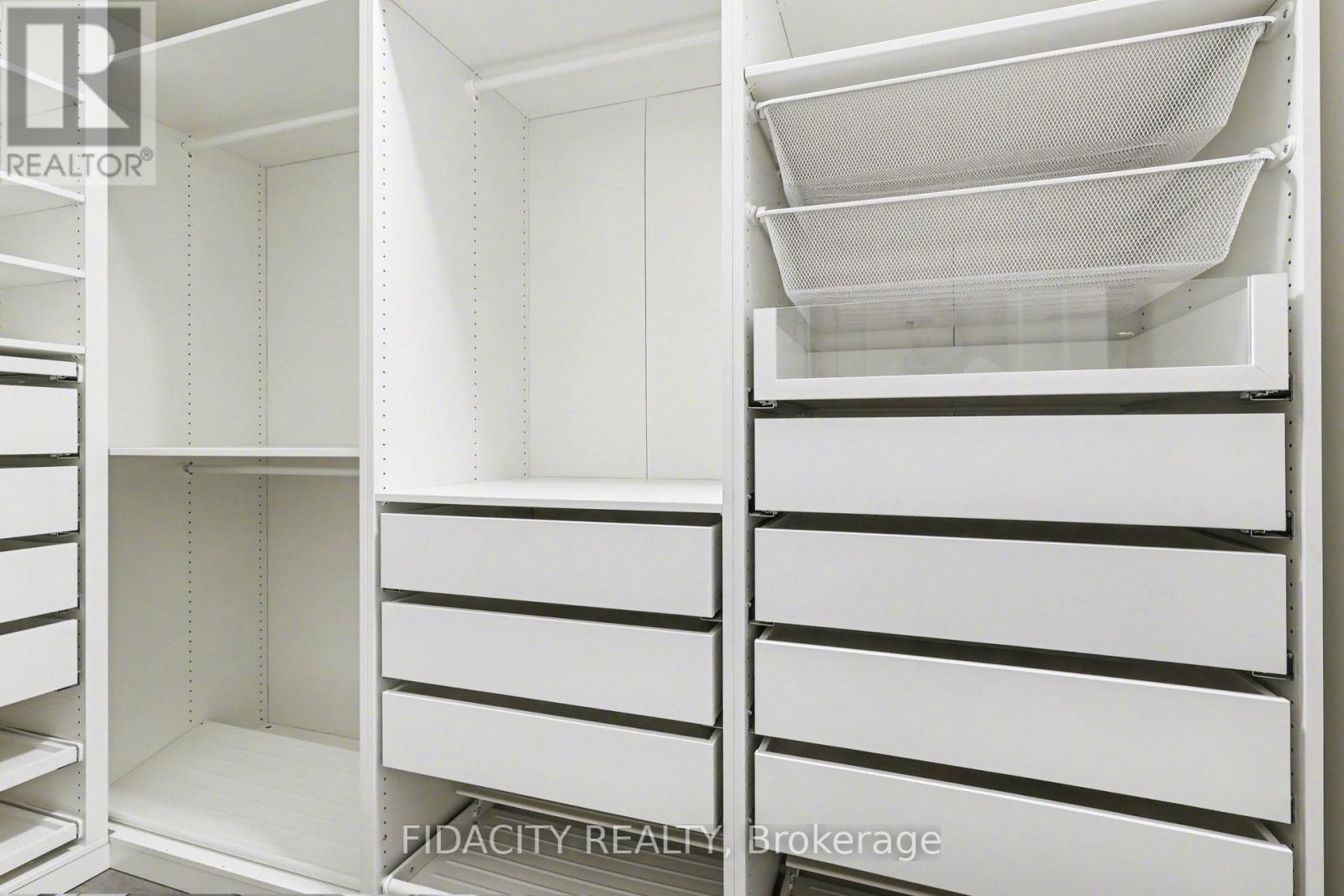 565 Bobolink Ridge, Ottawa, Ontario  K2S 2P4 - Photo 23 - X12880866