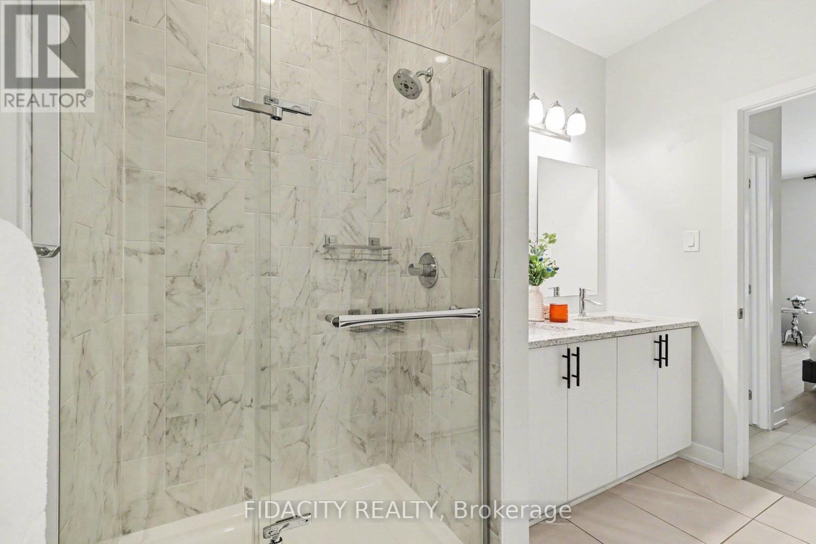 565 Bobolink Ridge, Ottawa, Ontario  K2S 2P4 - Photo 24 - X12880866