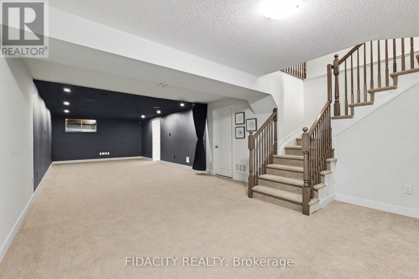 565 Bobolink Ridge, Ottawa, Ontario  K2S 2P4 - Photo 28 - X12880866