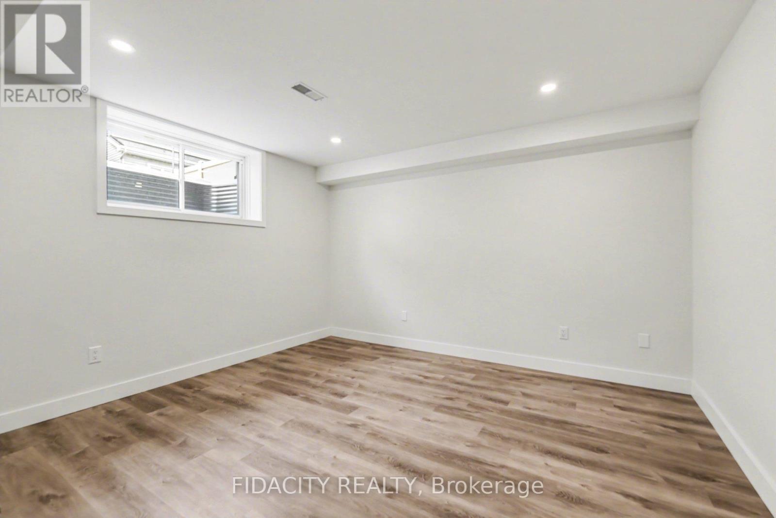 565 Bobolink Ridge, Ottawa, Ontario  K2S 2P4 - Photo 29 - X12880866