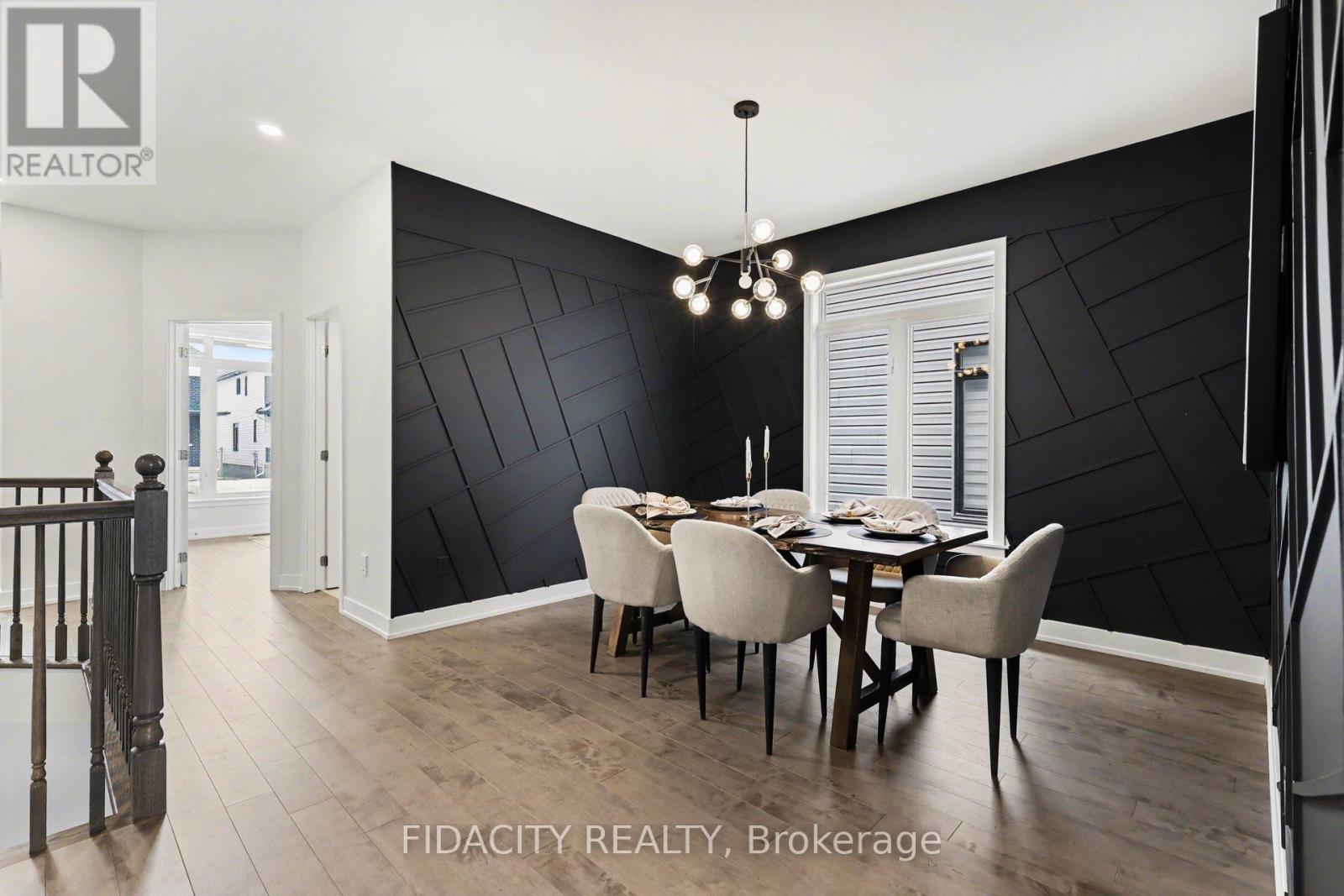 565 Bobolink Ridge, Ottawa, Ontario  K2S 2P4 - Photo 5 - X12880866