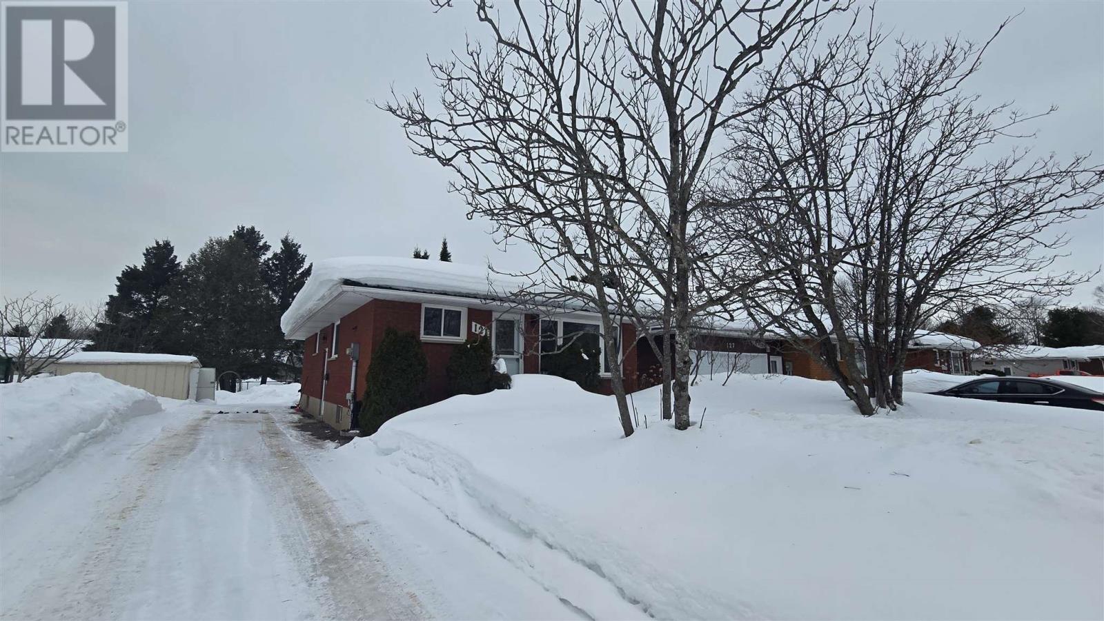 121 Glen Ave, Sault Ste. Marie, Ontario  P6A 5V8 - Photo 2 - SM260465