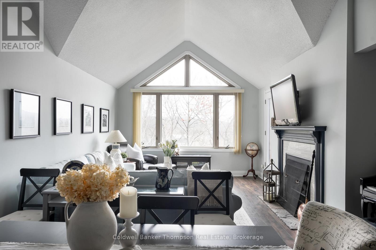 3931 Grandview Forest Hill Drive, Huntsville, Ontario  P1H 2N5 - Photo 11 - X12880834