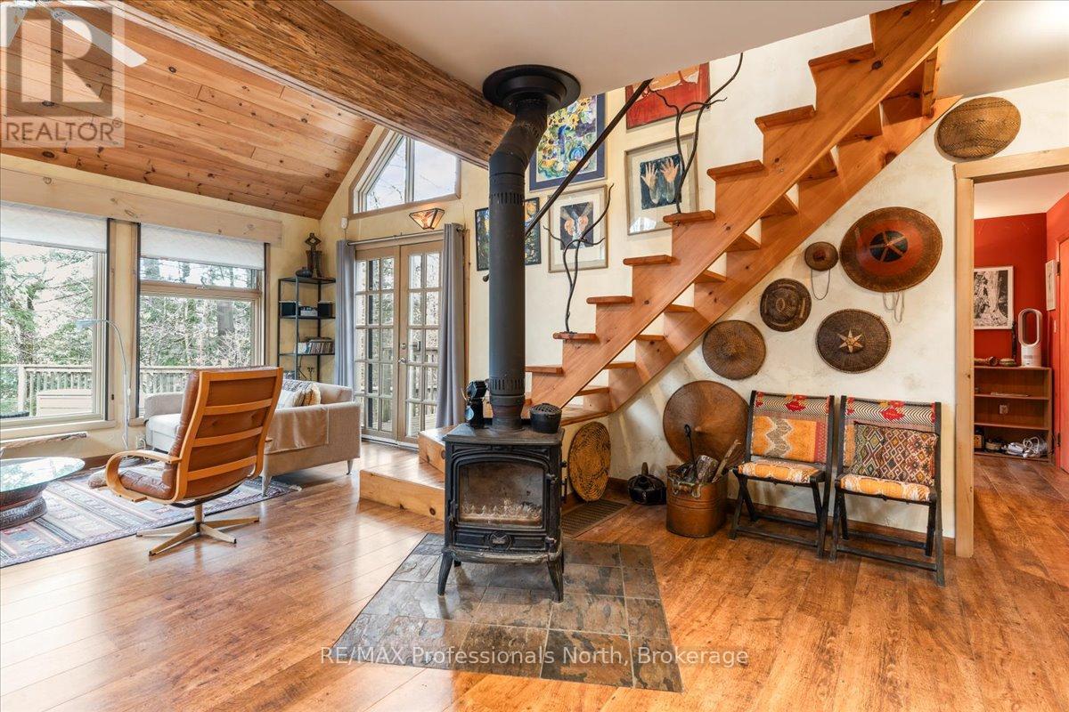 1032 Parallel Falls Lane, Minden Hills, Ontario  K0M 2K0 - Photo 14 - X12880874