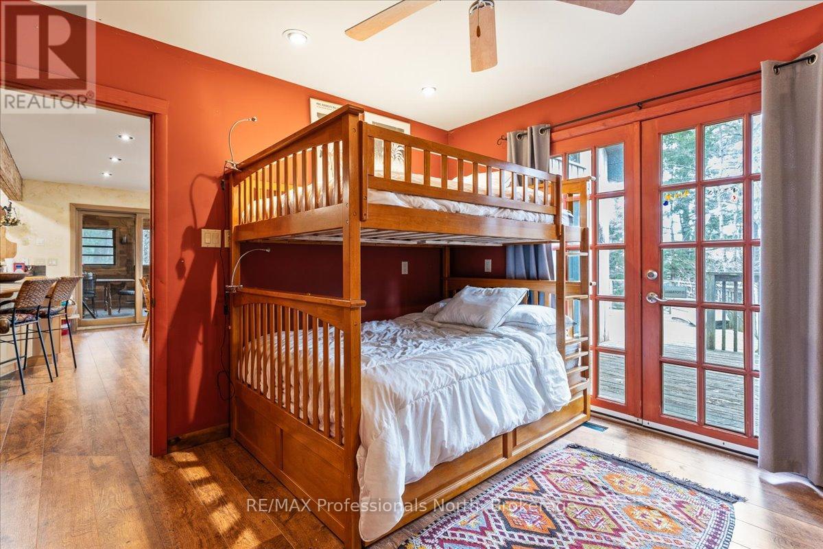 1032 Parallel Falls Lane, Minden Hills, Ontario  K0M 2K0 - Photo 19 - X12880874