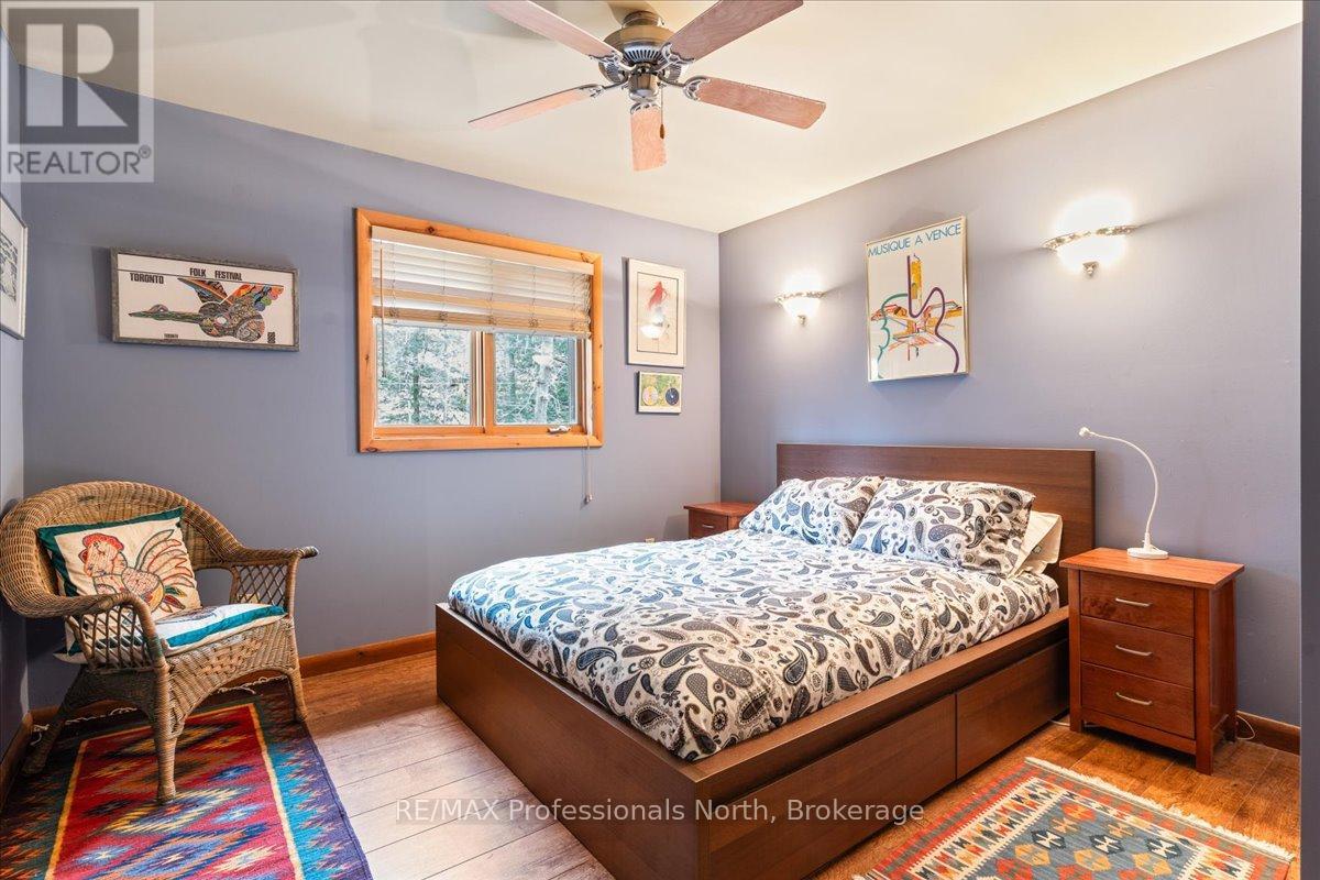 1032 Parallel Falls Lane, Minden Hills, Ontario  K0M 2K0 - Photo 24 - X12880874